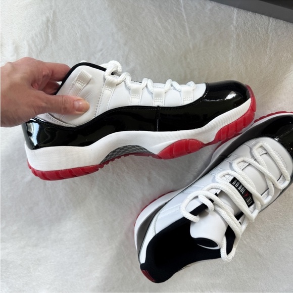 Air Jordan 11 Low Bred Black Red | Men’s 8.5 - Picture 3 of 11